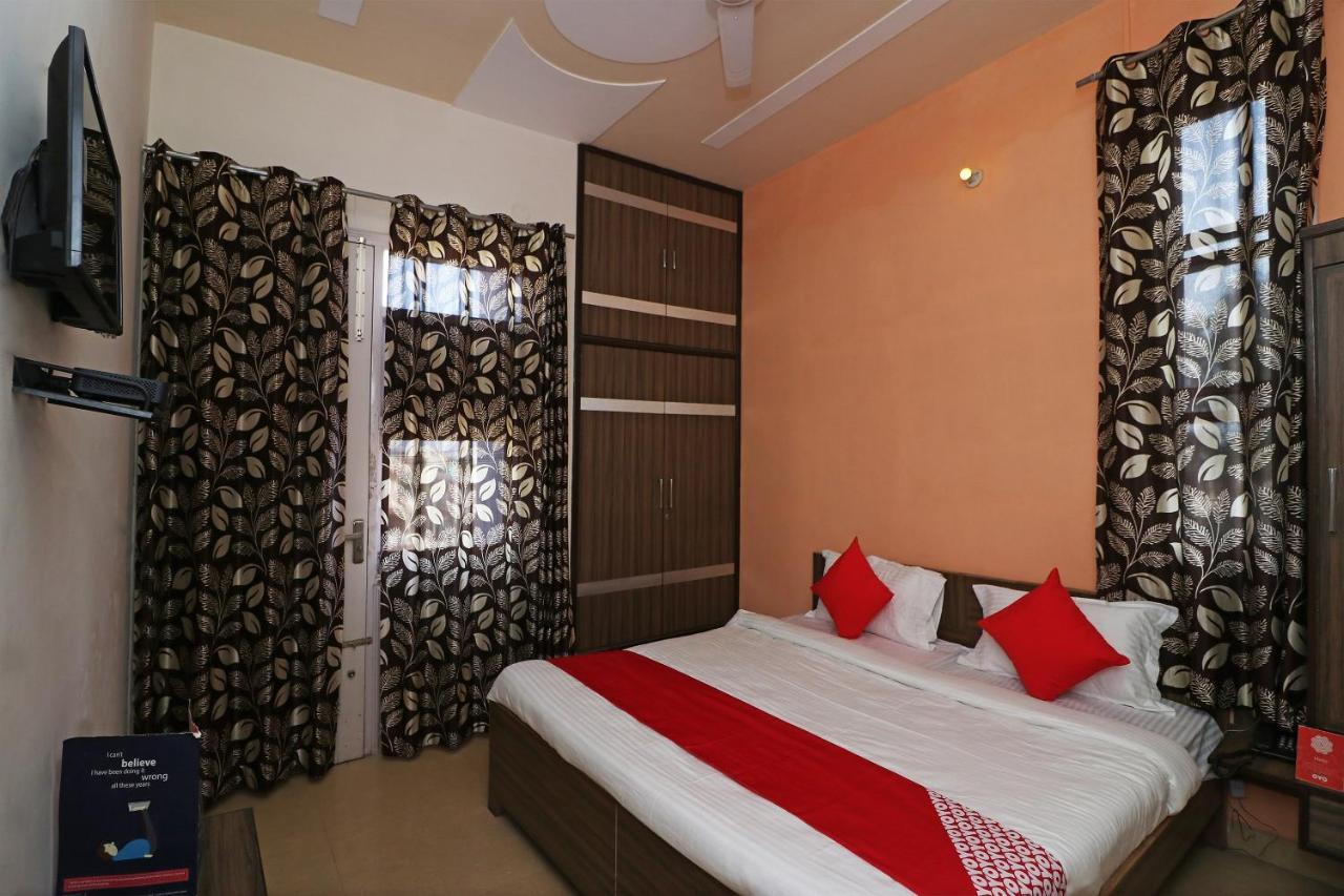 Oyo Flagship Mann Bed And Breakfast Rājpura Eksteriør billede