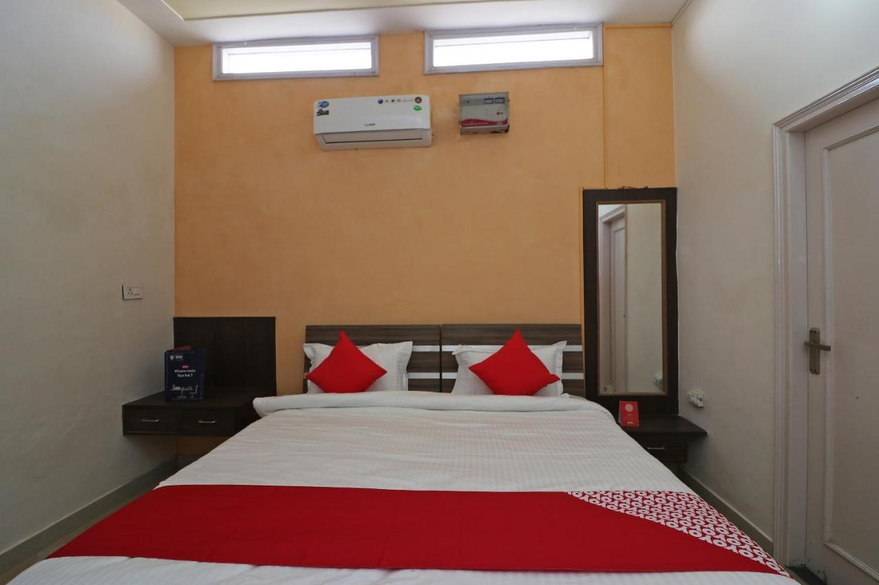 Oyo Flagship Mann Bed And Breakfast Rājpura Eksteriør billede