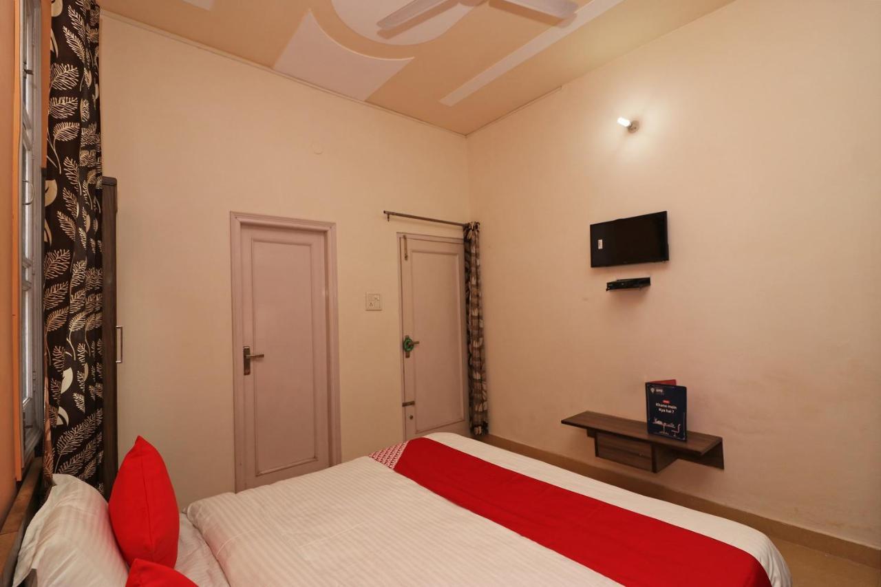 Oyo Flagship Mann Bed And Breakfast Rājpura Eksteriør billede