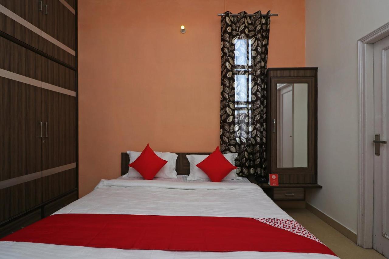 Oyo Flagship Mann Bed And Breakfast Rājpura Eksteriør billede